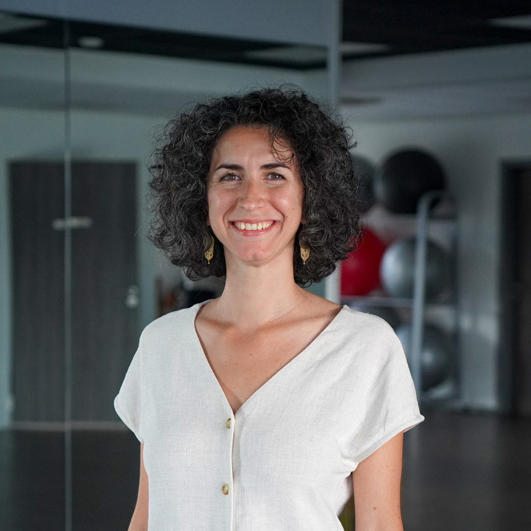 Portrait de Jessica Bonnel souriante, Naturopathe à Findrol, Haute Savoie
