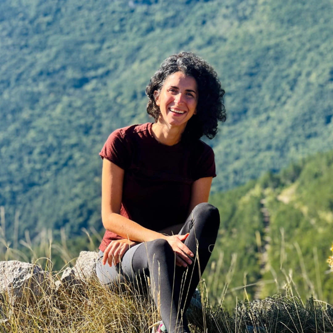 Portrait dans la nature de Jessica Bonnel Naturopathe
